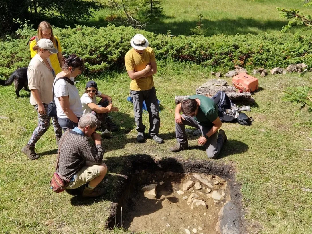 Saggio archeologico a cura dell'Università degli Studi di Torino e del CNR presso l'Alpe Campascio (Lanzada)